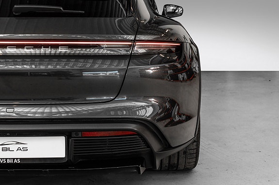 Porsche Taycan Cross Turismo 6 of 30