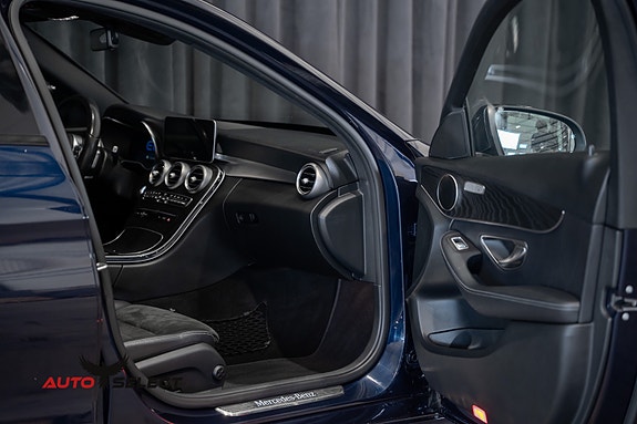 Mercedes-Benz C300 de 22 of 30