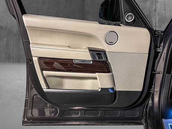 Land Rover Range Rover 15 of 30