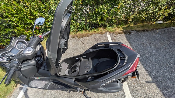 Yamaha X-Max 300 16 of 29