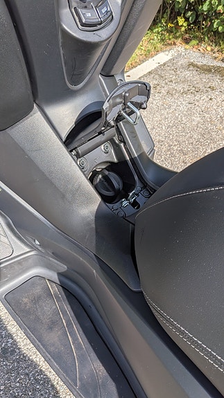 Yamaha X-Max 300 22 of 29