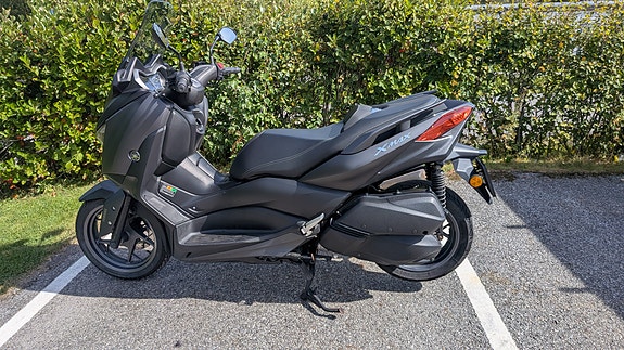 Yamaha X-Max 300 2 of 29