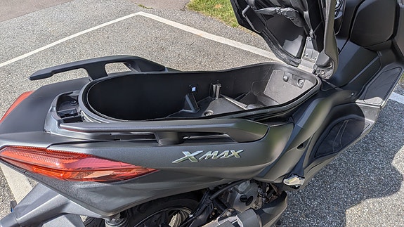 Yamaha X-Max 300 6 of 29