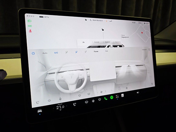 Tesla Model Y 26 of 30