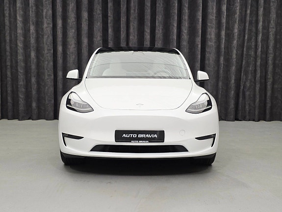 Tesla Model Y 2 of 30