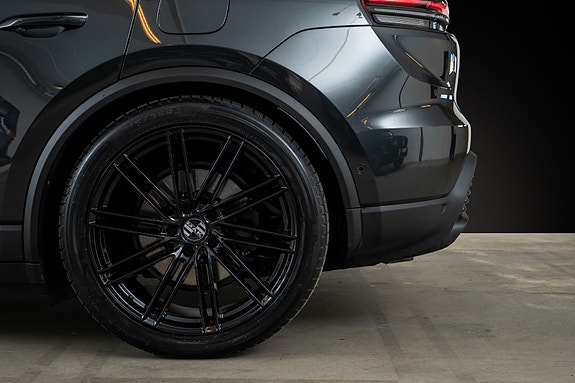 Porsche Macan 4 6 of 24