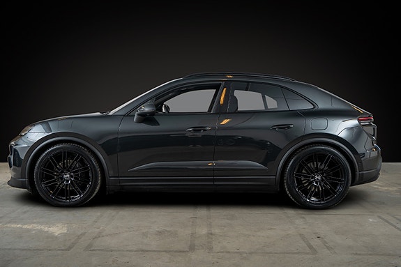 Porsche Macan 4 5 of 24