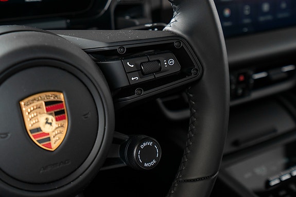 Porsche Macan 4 19 of 24