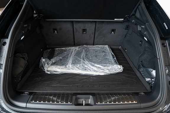 Porsche Macan 4 24 of 24