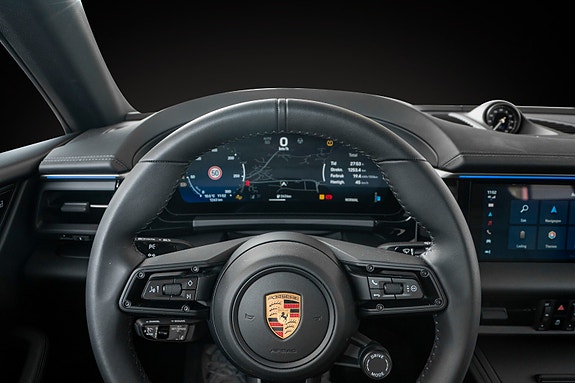Porsche Macan 4 17 of 24