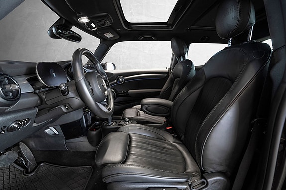 MINI Cooper SE 18 of 24