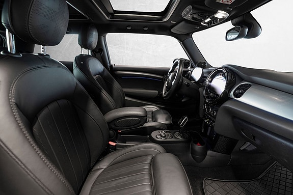 MINI Cooper SE 22 of 24