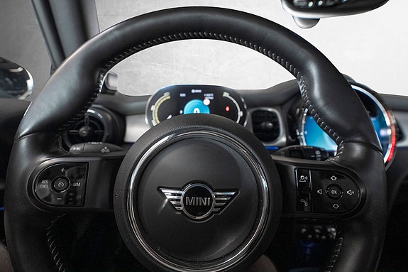 MINI Cooper SE 11 of 24