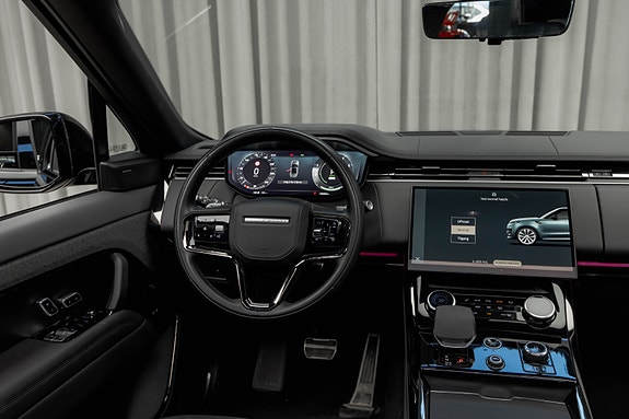 Land Rover Range Rover Sport 22 of 30