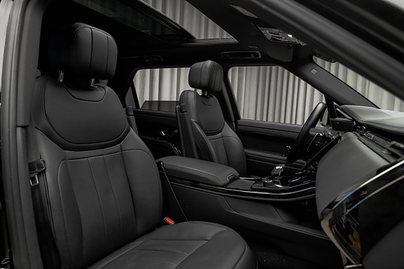 Land Rover Range Rover Sport 15 of 30