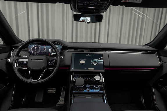 Land Rover Range Rover Sport 23 of 30