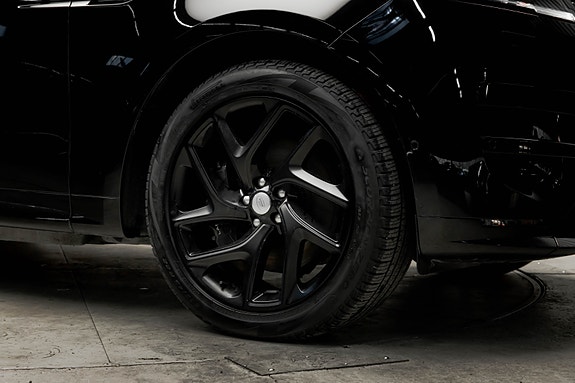 Land Rover Range Rover Sport 4 of 30