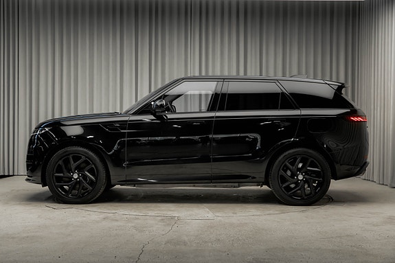 Land Rover Range Rover Sport 8 of 30