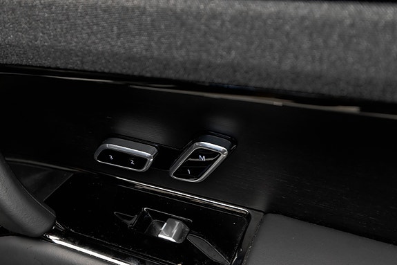 Land Rover Range Rover Sport 18 of 30