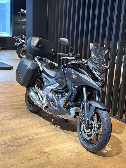 Honda NC750X DCT - Koffertsett og varmeholker 4 of 9
