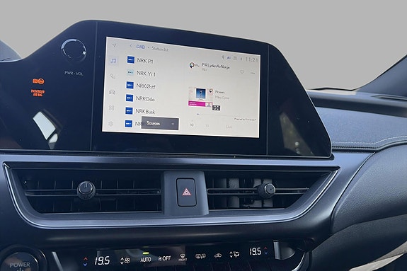 Lexus UX300e 15 of 22