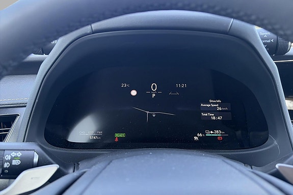 Lexus UX300e 12 of 22