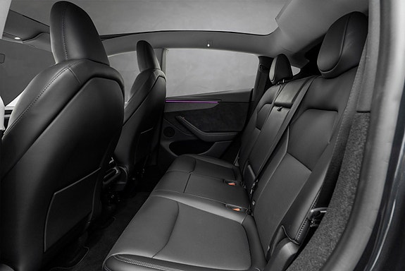 Tesla Model Y 19 of 24