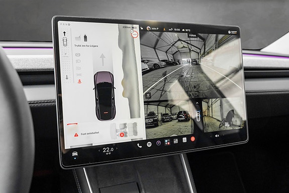Tesla Model Y 14 of 24