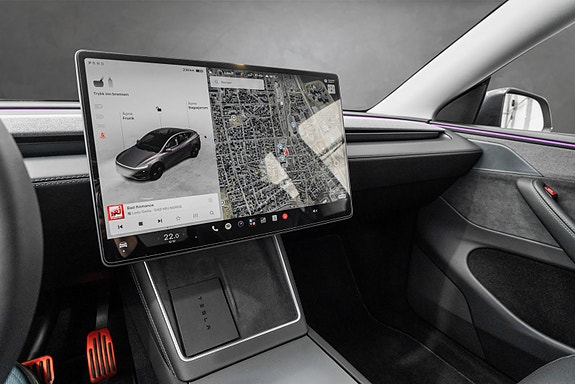 Tesla Model Y 11 of 24
