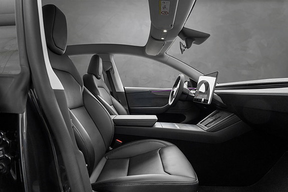 Tesla Model Y 23 of 24