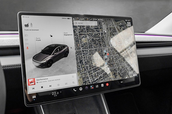 Tesla Model Y 12 of 24