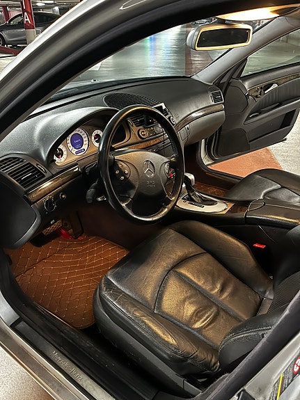 Mercedes-Benz E240 24 of 30
