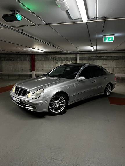 Mercedes-Benz E240 3 of 30
