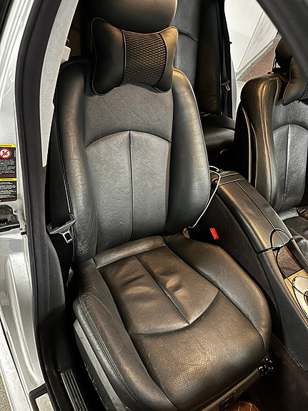 Mercedes-Benz E240 22 of 30