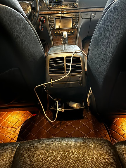 Mercedes-Benz E240 28 of 30