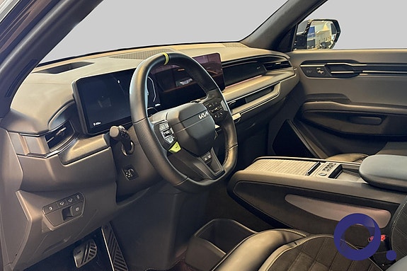 Kia EV9 14 of 23