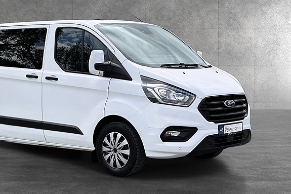 Ford Transit Custom 2 of 30
