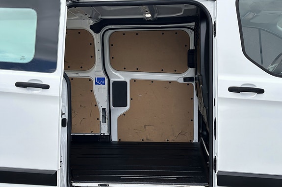 Ford Transit Custom 24 of 30