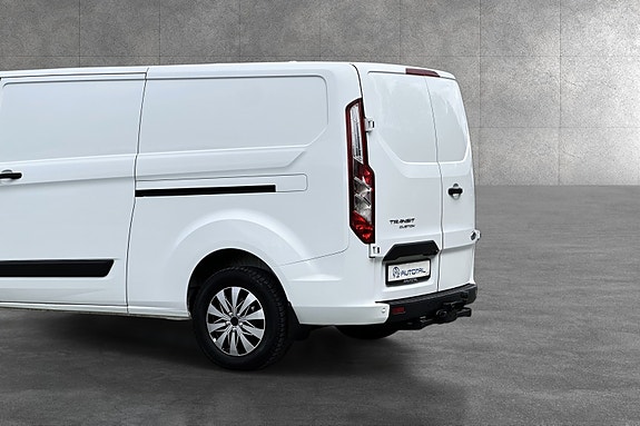 Ford Transit Custom 11 of 30