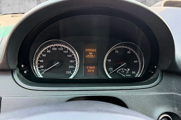 Mercedes-Benz Vito 9 of 9