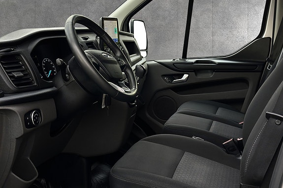 Ford Transit Custom 14 of 30