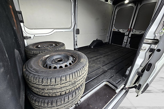 Ford Transit 21 of 30