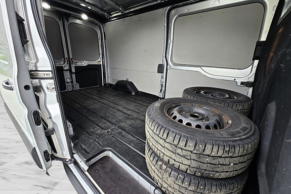 Ford Transit 24 of 30