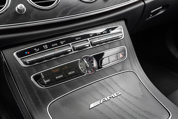 Mercedes-Benz E63 28 of 30