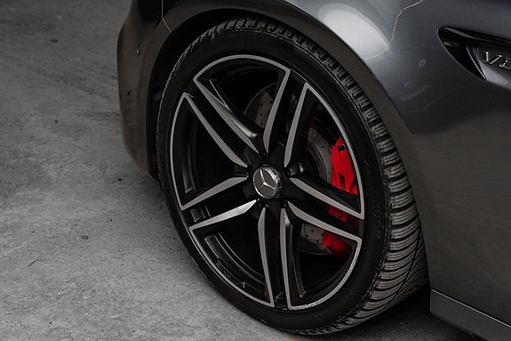 Mercedes-Benz E63 9 of 30