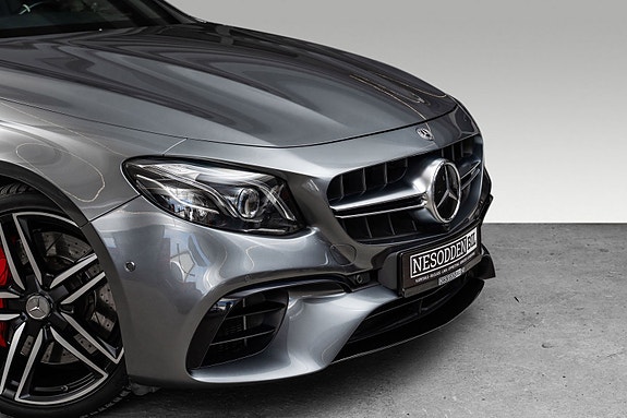 Mercedes-Benz E63 2 of 30