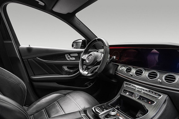 Mercedes-Benz E63 17 of 30