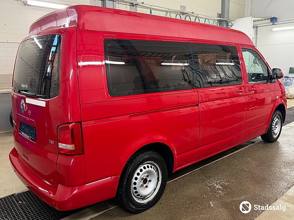 Volkswagen Caravelle 5 of 10