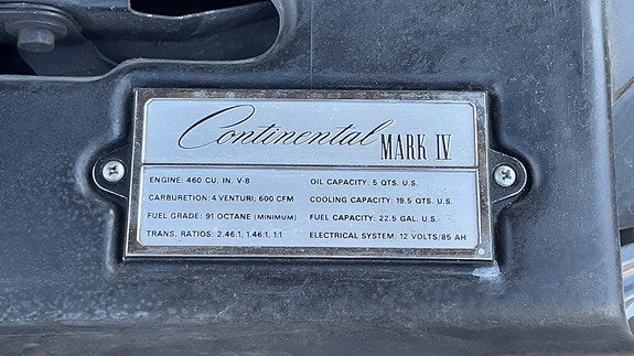 Lincoln Continental 10 of 11