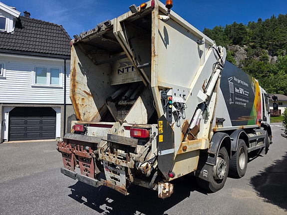 Volvo FE 320 6x2 komprimatorbil - NTM - 2 kammer 3 of 18